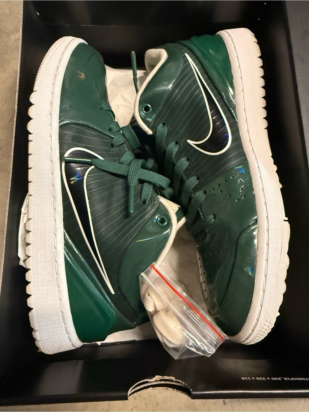 Undefeated Kobe 4s protro emerald Green sneakers. Read description !!